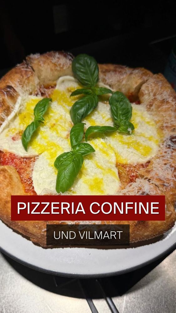 Zu Gast bei Pizzeria Confine in Mailand. 🇮🇹🍕
 
Wir konnten uns eine Reservierung in der Pizzeria sichern, die aktuell als Nummer 1 in Italien und Nummer 4 weltweit geführt wird.
 
Dazu gab es Vilmart & Cie Œnothèque 2013. Für uns die perfekte Begleitung zu einer wirklich starken Pizza. 🥂
Welchen Champagner würdet ihr zur Pizza wählen? 🍾
 
Vielen Dank für die Gastfreundschaft.
 
→ Fortsetzung folgt. Denn bei einem Besuch ist es an diesem Abend nicht geblieben. 😉
 
#UngerWeine #ConfineMilano #Milano #PizzaLovers #PizzaAndChampagne