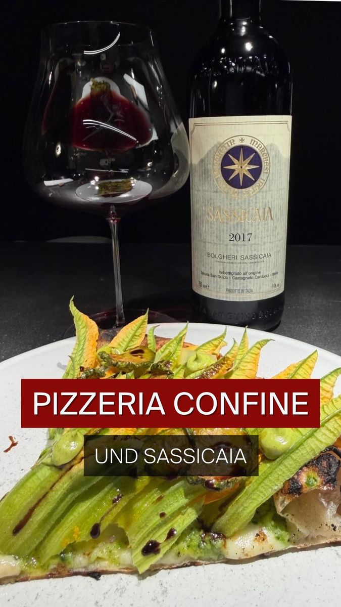 Ein Mittagessen, das so begeistert, dass man nur wenige Stunden später zum Abendessen zurückkehrt?

Das ist uns tatsächlich noch nie passiert. Bis zu unserem Besuch im Confine in Mailand.

Beim zweiten Besuch erwartete uns dieses außergewöhnliche Menü:

Frittatina aus Spaghettoni mit rotem Thunfisch, Frühlingszwiebel-Mayonnaise und Kaviar vom geräucherten Hering
Pfannenpizza mit San-Marzano-Tomaten, Knoblauchcreme, Basilikum-Gel, Tomatencreme und Sardellenpaste
Neapolitanische Calzone mit Wirsing, mariniertem Schweinebauch und roter Garnele
Klassische Margherita mit Büffelmozzarella
Neapolitanische Pizza mit Zucchinicreme und Zucchiniblüten

Jeder Gang kreativ, präzise und geschmacklich auf höchstem Niveau. Da stellt sich unweigerlich die Frage: Warum vergibt der Guide Michelin eigentlich keine Sterne für Pizzerien?
Für uns wäre das Confine aus dem Stand ein Kandidat für zwei Sterne. ⭐️⭐️

Glauben Sie uns: Hier müssen Sie hin!
Grazie für diese beeindruckende Erfahrung. Mailand, wir kommen zurück! 🍕

#ConfineMilano #FineDining #FoodAndWine #Mailand #Winepairing