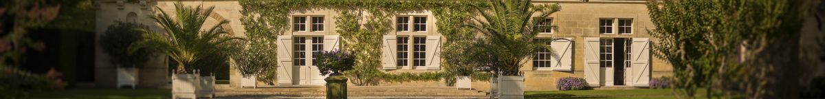 Außenansicht auf ein Gebäude von Château Rauzan-Ségla aus dem Innenhof fotografiert.