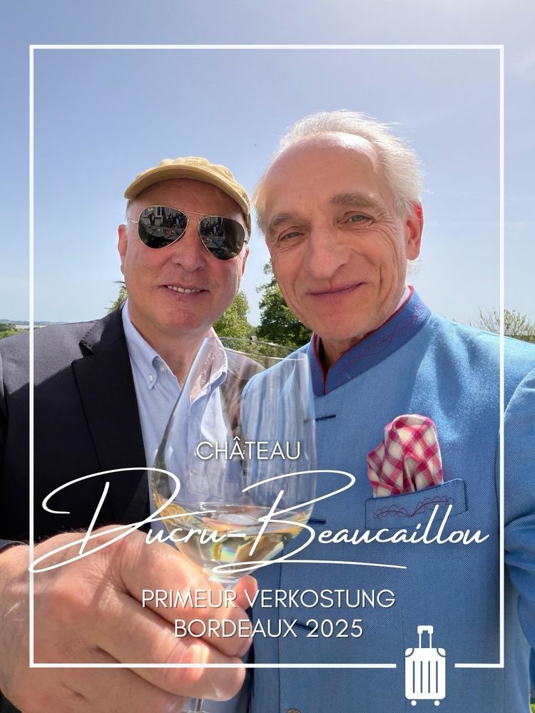 Der neue Keller ist fertig und 2025 ist der erste Jahrgang, der in dieser High-Tech-Facility vinifiziert wurde. Das Ergebnis hat uns auf ganzer Linie beeindruckt.
Château Ducru-Beaucaillou 2025 präsentiert sich mit asiatischen Gewürzen, Kräutern, Bitterschokolade und einer faszinierend parfümierten Aromatik. Am Gaumen sorgen schwarze Kirschen und Waldbeeren für eine enorme Fruchtintensität, die fast an Konzentration denken lässt.
Doch mit nur 13,4 % Alkohol, feiner Säure, beeindruckender Frische und mineralischer Präzision bleibt alles perfekt ausbalanciert. Kraftvoll, tiefgründig und gleichzeitig elegant. Ein Ducru, der Maßstäbe setzt. Kein Wunder, dass zahlreiche Kritiker hier Bewertungen bis hin zu 100 Punkten vergeben. 🍷
Jetzt auf unserer Subskriptionsseite erhältlich: www.subskription-bordeaux.de
Von der 0,75-l-Normalflasche bis hin zum imposanten 18-Liter-Sonderformat.
@chateauducrubeaucaillou
#ungerweine #ducrubeaucaillou #bordeaux2025 #enprimeur #saintjulien