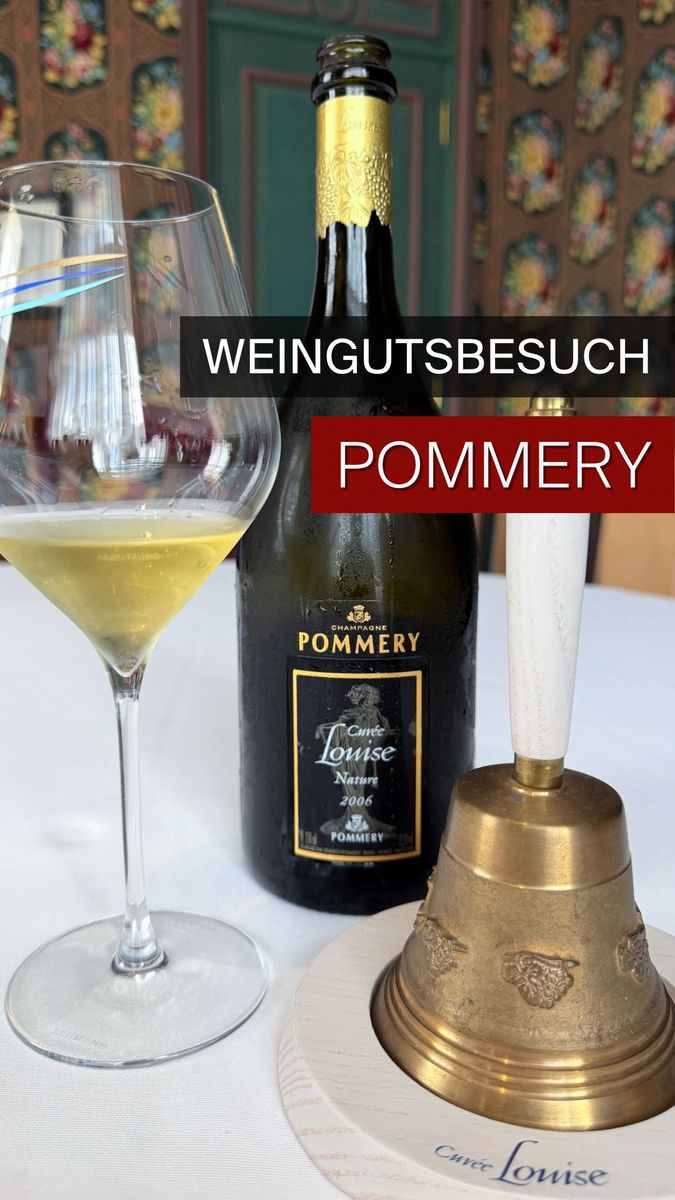 Ein besonderer Besuch bei Pommery in Reims. 🥂

30 Meter unter der Erde, 18 Kilometer Keller, rund 50 Millionen Flaschen und mittendrin historische Jahrgänge, die man nicht jeden Tag zu Gesicht bekommt.
Das Highlight unseres Besuchs: ein Pommery Blanc de Blancs 1952. Beeindruckende Frische, Reife, karamellige Noten und eine Farbe, die nach über 70 Jahren für sich spricht.

Zum Abschluss ging es noch in den Clos Pompadour, mitten hinein in einen vielversprechenden Jahrgang 2026.

Ein eindrucksvoller Blick hinter die Kulissen eines der bekanntesten Champagnerhäuser. Vielen Dank an Pommery für diesen besonderen Besuch und die großartige Gastfreundschaft. 🍾

@champagnepommery 
#UngerWeine #Pommery #Champagne #Champagner #WineTravel