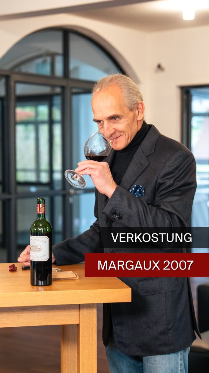🍷 CHÂTEAU MARGAUX 2007
THAT’S WINE HEAVEN!

Knapp 20 Jahre gereift und jetzt auf den Punkt! ✨
Ein Château Margaux, der uns bei der Verkostung restlos begeistert hat. Traumhafte Cabernet-Aromatik, feine Noten von reifem Leder und Tabak, perfekt eingebundene Säure und ein wunderbar cremiger, langer Abgang.

Kein lauter Blockbuster, sondern pure Eleganz, Finesse und Trinkfreude auf höchstem Niveau. Genau das macht einen großen Bordeaux aus! 🍇

Und das Beste? 👀 Unsere Newsletter-Abonnenten dürfen sich in Kürze auf ein ganz besonderes Angebot zu diesem Wein freuen!

📩 Jetzt zum Newsletter anmelden und die Gelegenheit nicht verpassen. First come, first served!

@chateaumargaux 

#Rarewine #ChateauMargaux #Bordeaux #FineWine #Weinverkostung