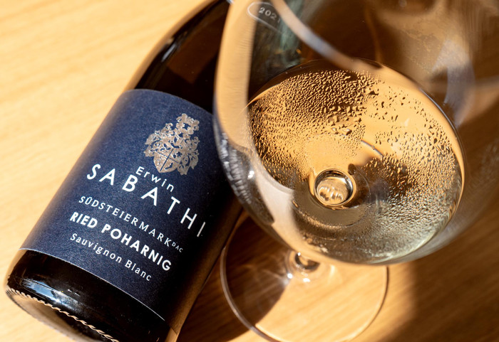 Das Verkostungsteam empfiehlt -  2021 Sauvignon Blanc Ried Poharnig Weingut Sabathi