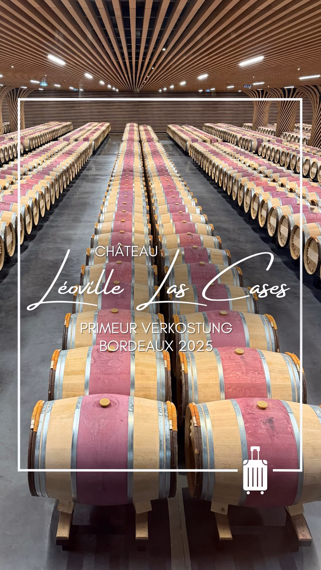 Château Léoville Las Cases 2025 🍷
Der neue Keller ist fertig. Und was für ein beeindruckendes Projekt das geworden ist. Chapeau! 2025 ist der erste Jahrgang, der vollständig von der neuen Infrastruktur mit Gär- und Reifekellern profitiert. Das Ergebnis? Ein Wein, der stark an den legendären Jahrgang 2022 erinnert. Die früheste Lese in der Geschichte des Gutes, nur 23 hl/ha Ertrag und ein Blend aus 82 % Cabernet Sauvignon, 12 % Cabernet Franc und 6 % Merlot.
 
Brombeeren, Cassis, schwarze Schokolade, feinste Tannine sowie eine enorme Frische und Mineralität prägen diesen aristokratischen Las Cases. Ein Wein, der eindrucksvoll unterstreicht, warum das Gut den Premier-Cru-Status anstrebt und warum viele ihn bereits heute auf diesem Niveau sehen.
 
Zweimal 100 Punkte, viermal 99 Punkte und unzählige Bewertungen von 98 Punkten sprechen eine deutliche Sprache.
Léoville Las Cases 2025 ist ab sofort auf unserer Subskriptions-Seite erhältlich.
 
👉 www.subskription-bordeaux.de
 
#ungerweine #leovillelascases #bordeaux2025 #enprimeur #saintjulien
